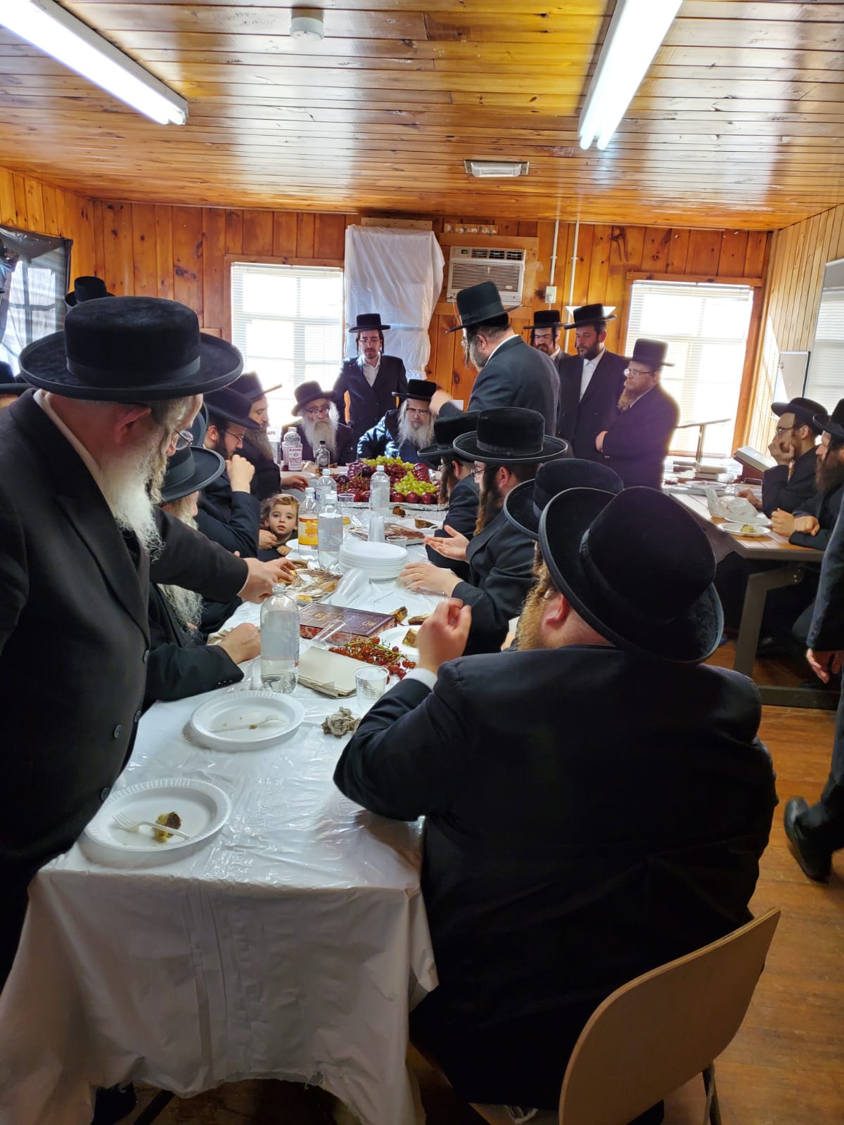 האדמו"ר מסאטמר ביקר במחנה הקיץ של בנות החסידות