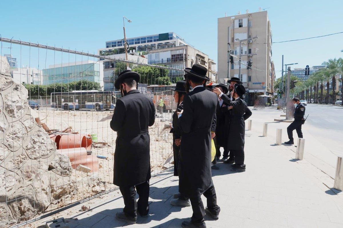 עימותים במוצא: הפגנה נגד חפירות קברים