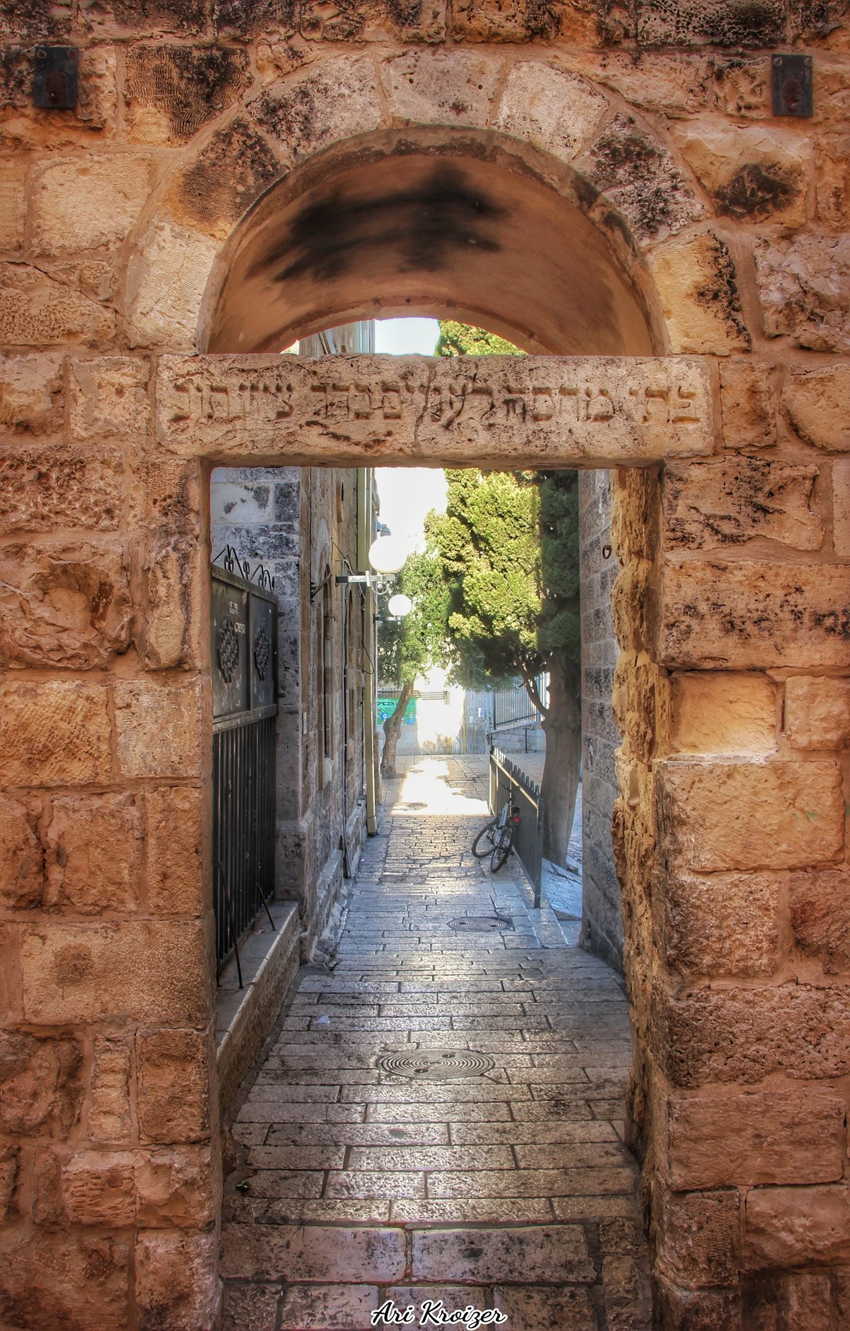 בתי הכנסת והסמטאות: העיר העתיקה בירושלים