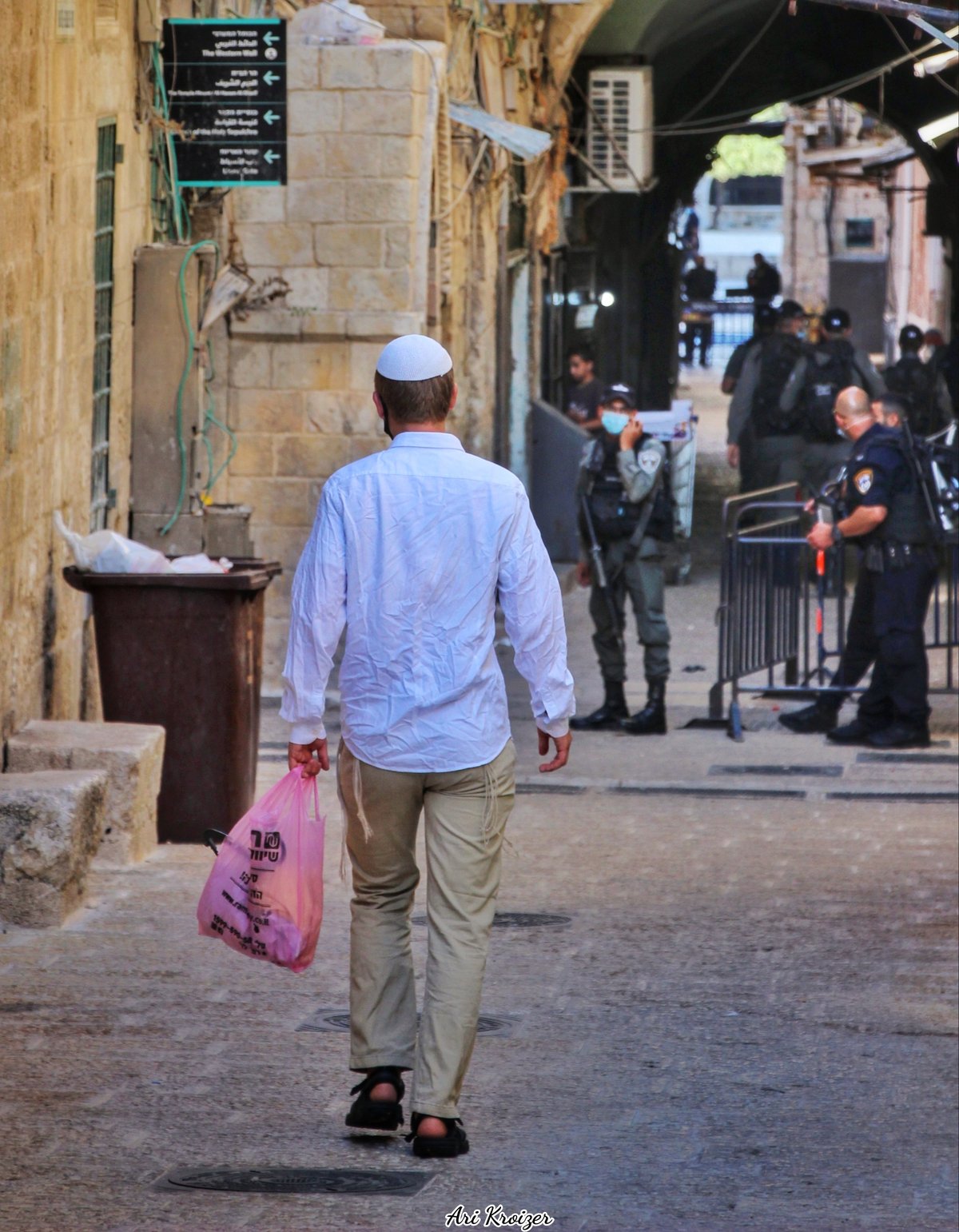 בתי הכנסת והסמטאות: העיר העתיקה בירושלים