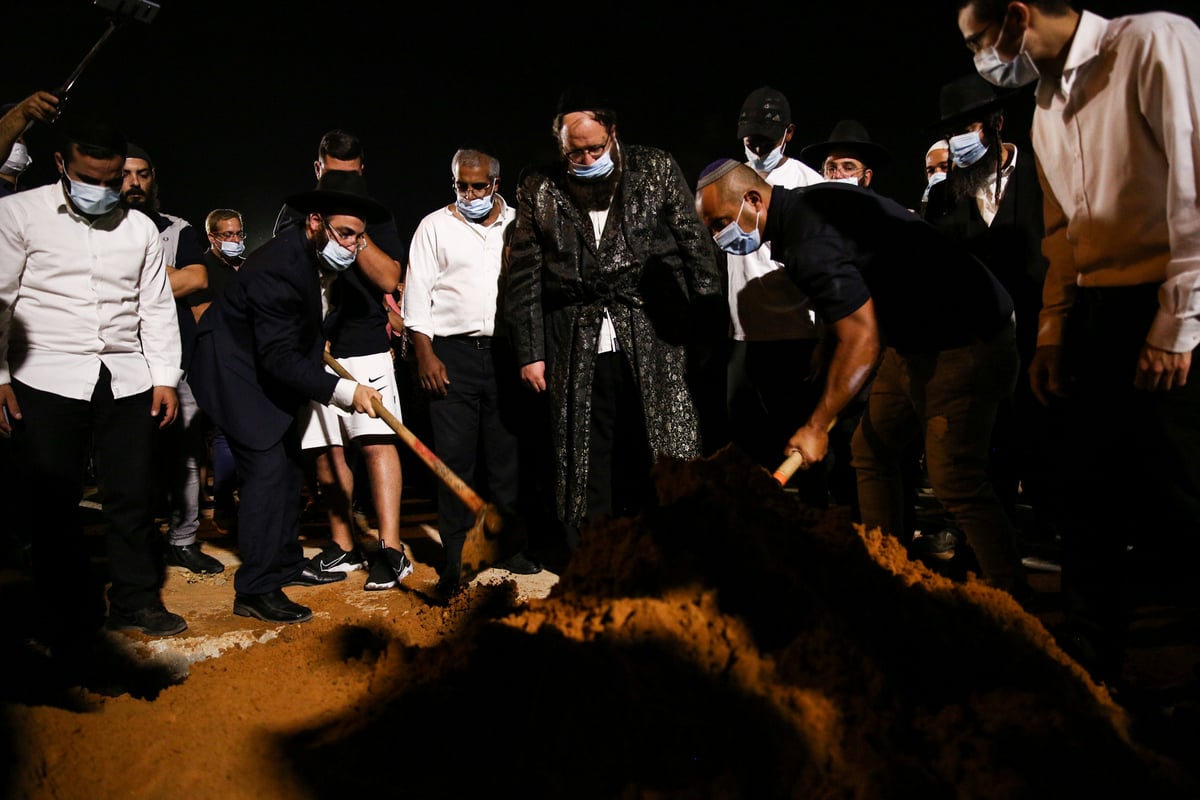 "כל העולם הזדעזע"; הרב שי אוחיון הי"ד הובא למנוחות