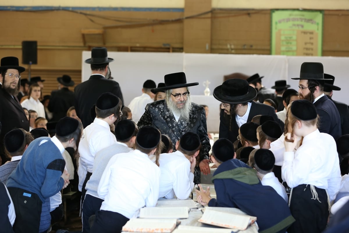 האדמו"ר מסאטמר ביקר ביום האחרון של 'מחנה הקיץ'