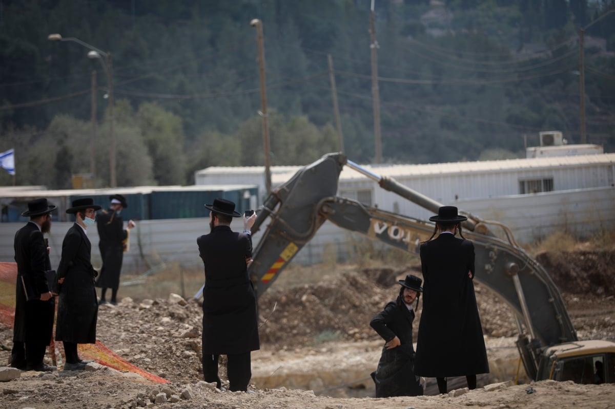 תיעוד מיוחד: כך הקיצוניים מפגינים ב'מוצא'