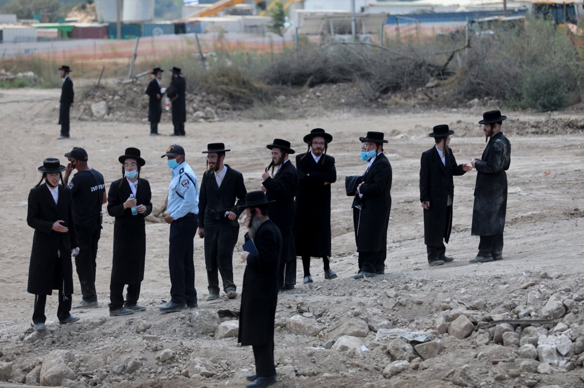 תיעוד מיוחד: כך הקיצוניים מפגינים ב'מוצא'