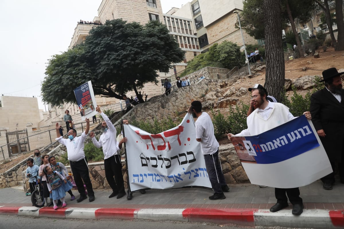 הברסלבים הפגינו ליד בית השר יעקב ליצמן