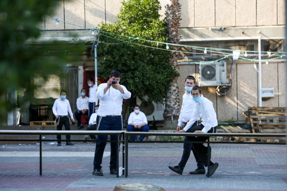 220 בחורי רינה של תורה חלו; המקום נחסם