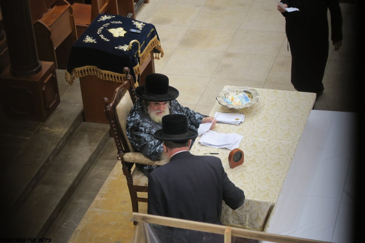 ביתר עילית: חסידי ויז'ניץ התברכו מהאדמו"ר