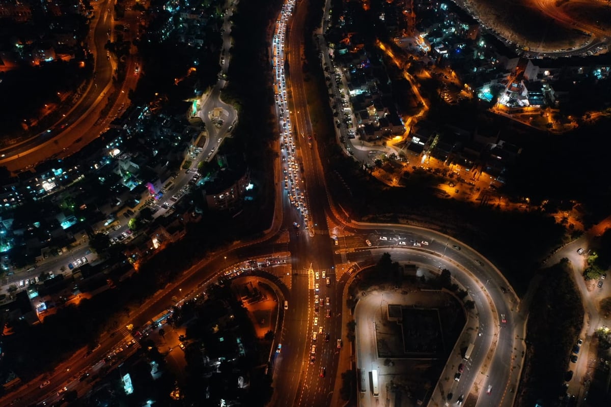 העוצר הלילי על שכונת רמות: כך הוא נראה מהרחפן • צפו