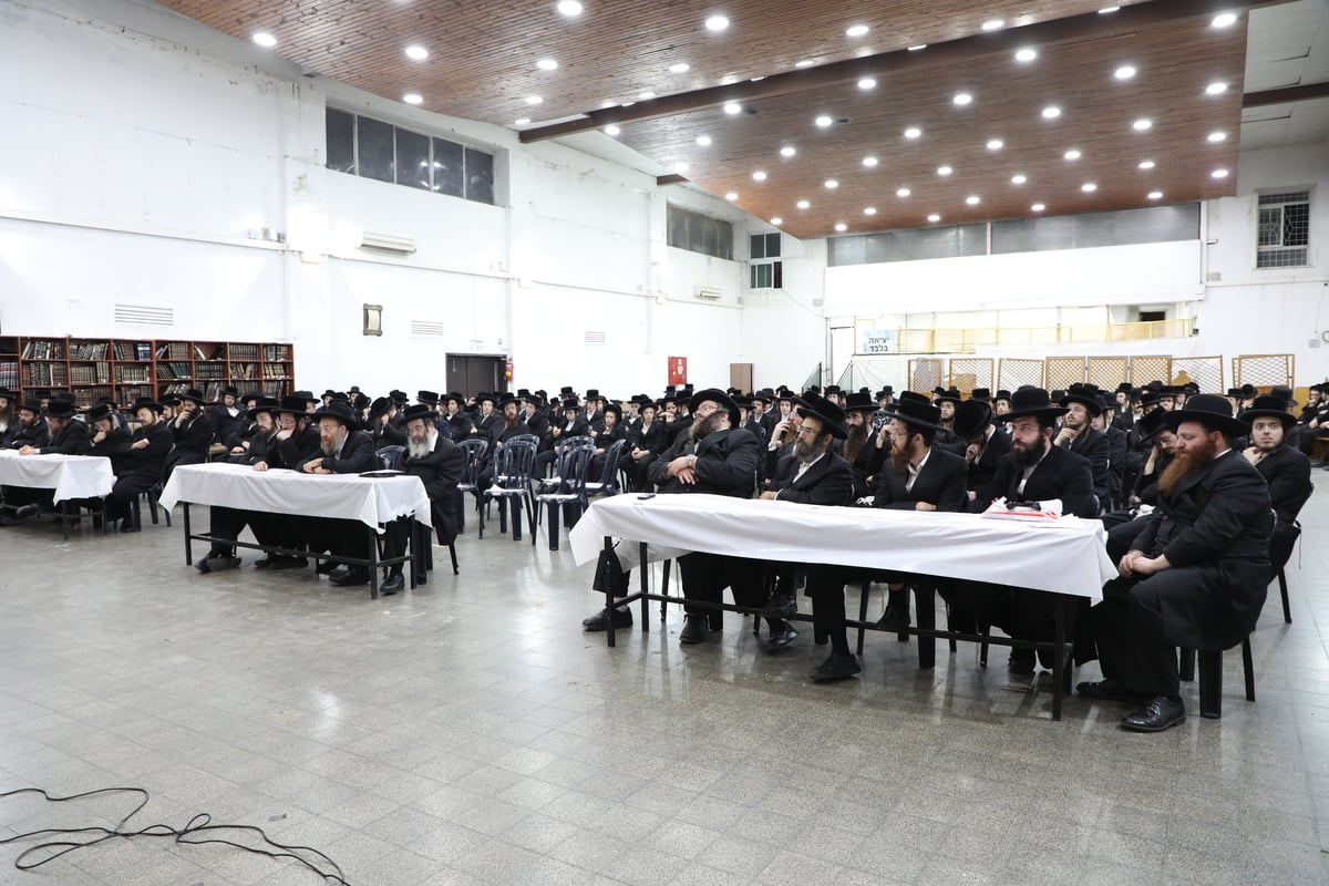 האדמו"ר מזוועהיל בכנס הכנה לקראת ראש השנה