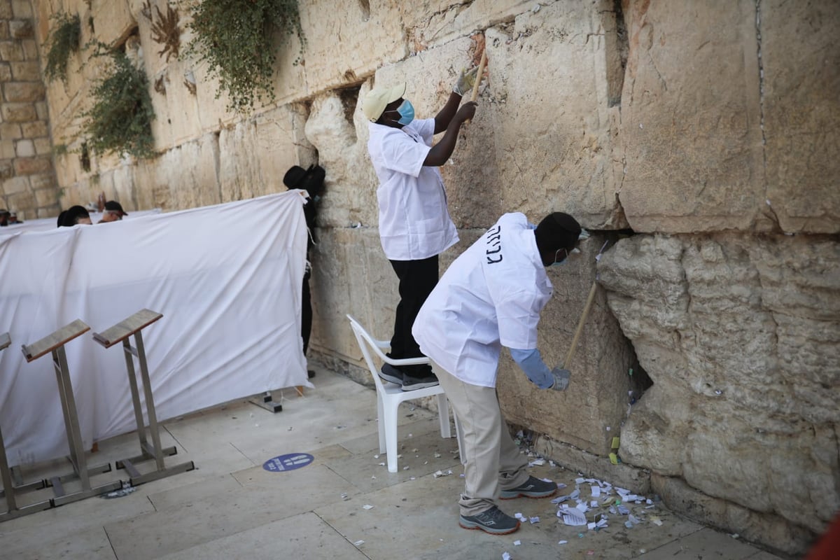 בצל ה'קורונה': הכותל המערבי עבר ניקוי וחיטוי • צפו