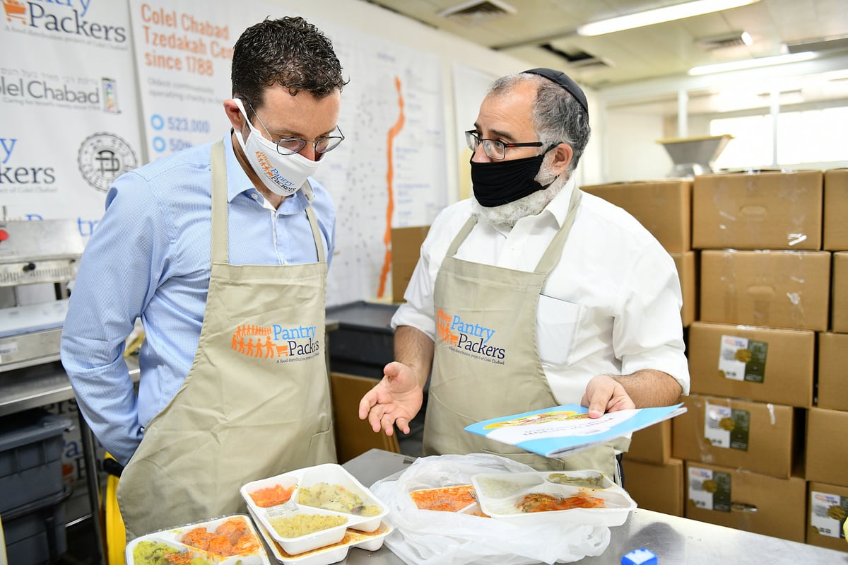 צדיק: שר הרווחה ארז סלי מזון עם חב"ד