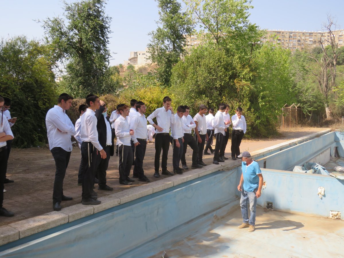 הבריכה הנטושה בישיבה הפכה למקווה • צפו