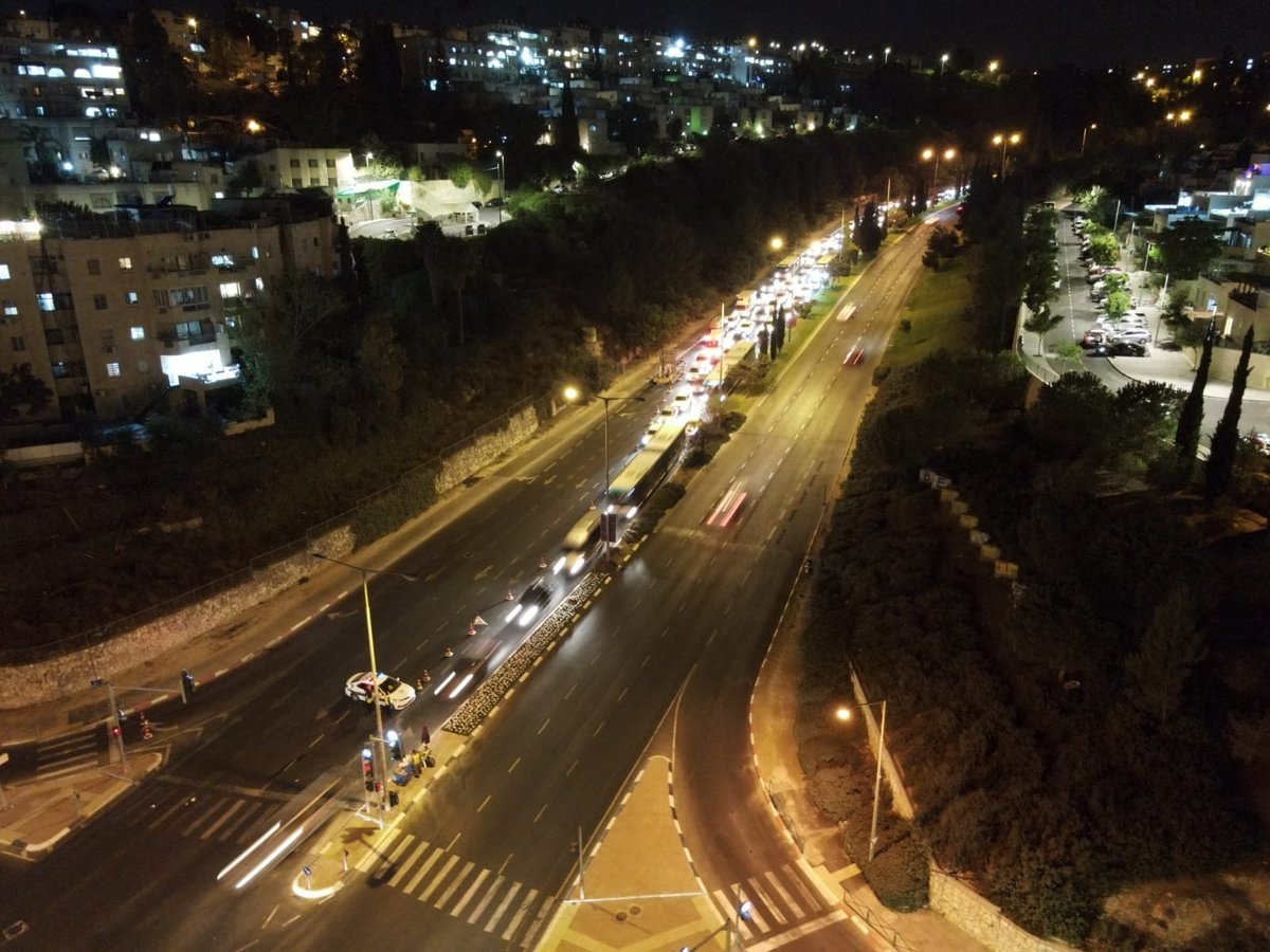 תוצאות הסגר: פקק ענק בכניסה לשכונת רמות