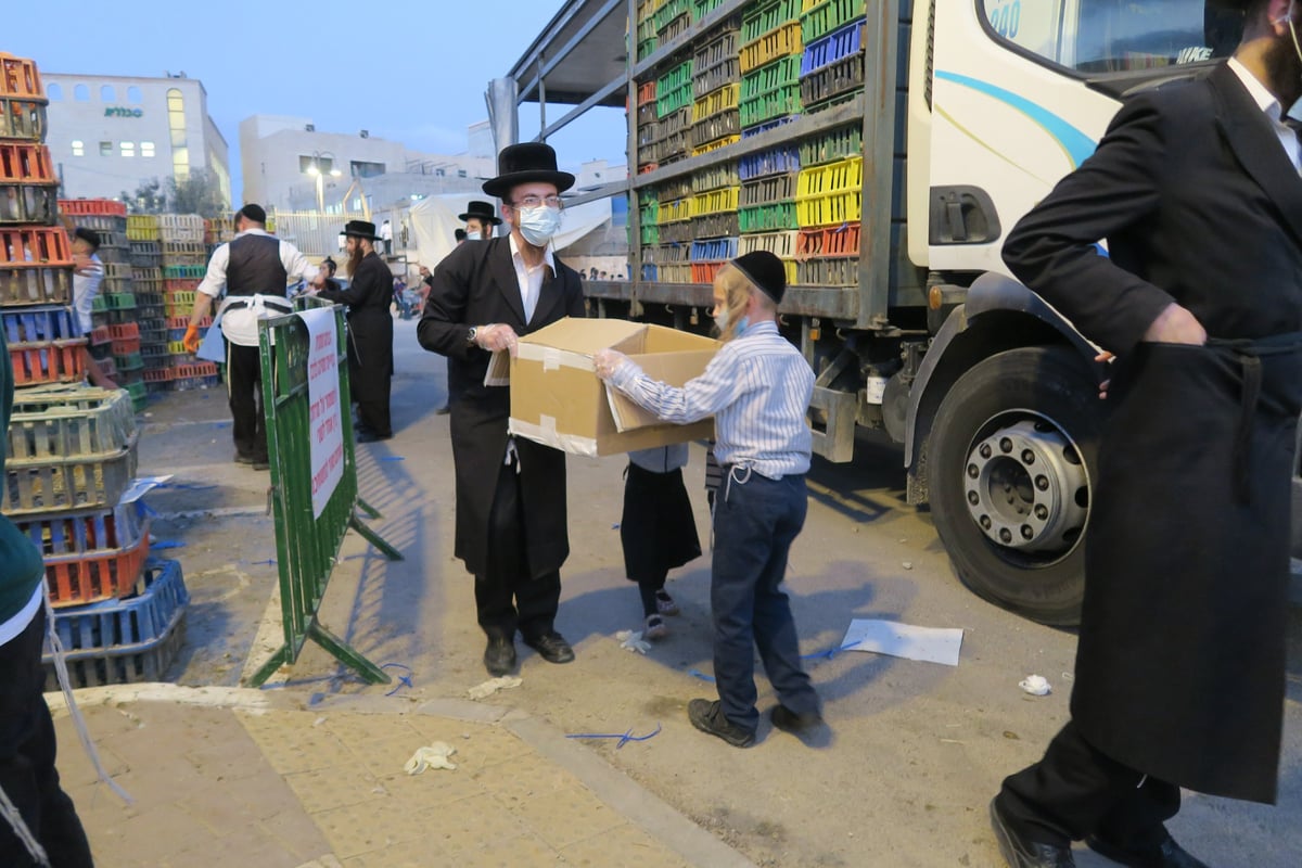 עם מסכות: מנהג הכפרות בביתר עילית