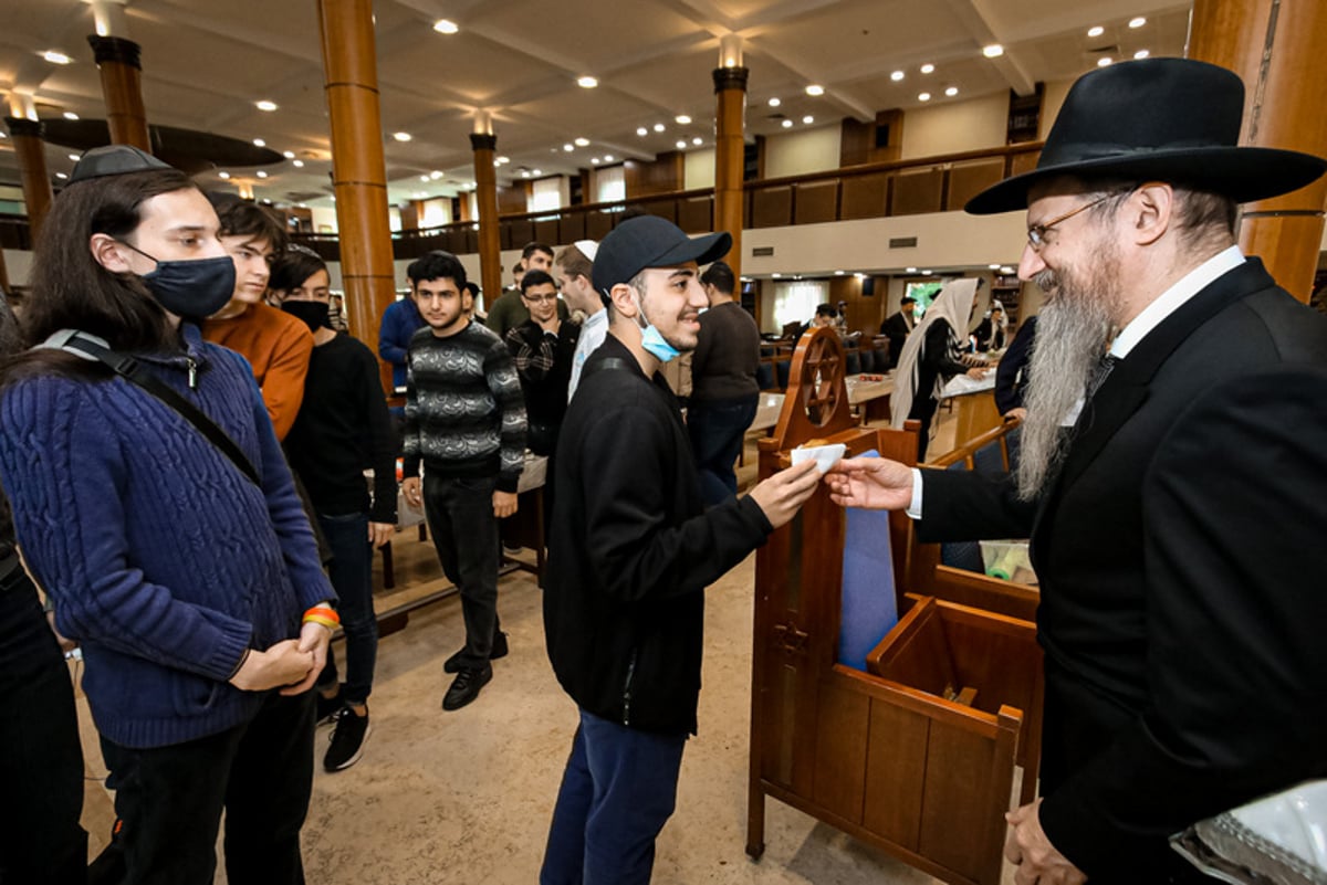 צפו בתיעוד: ערב יום הכיפורים בבירת רוסיה