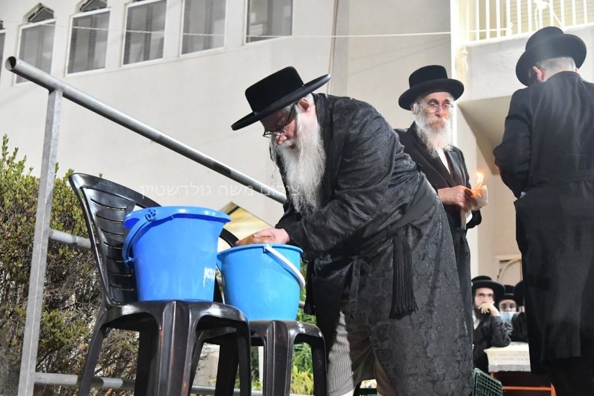 הסליחות והכפרות של האדמו"ר מצאנז. צפו