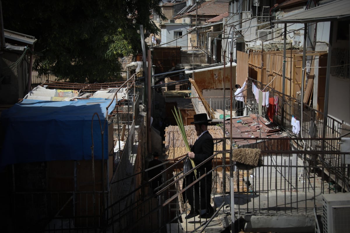 ערב חג הסוכות בשכונות הירושלמיות • צפו