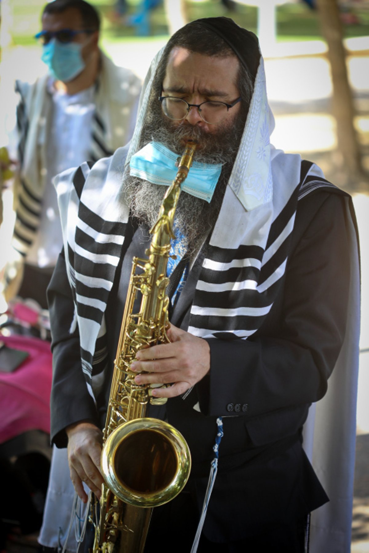 ה'קרלביכסטים' לא ויתרו • צפו בתפילת החג