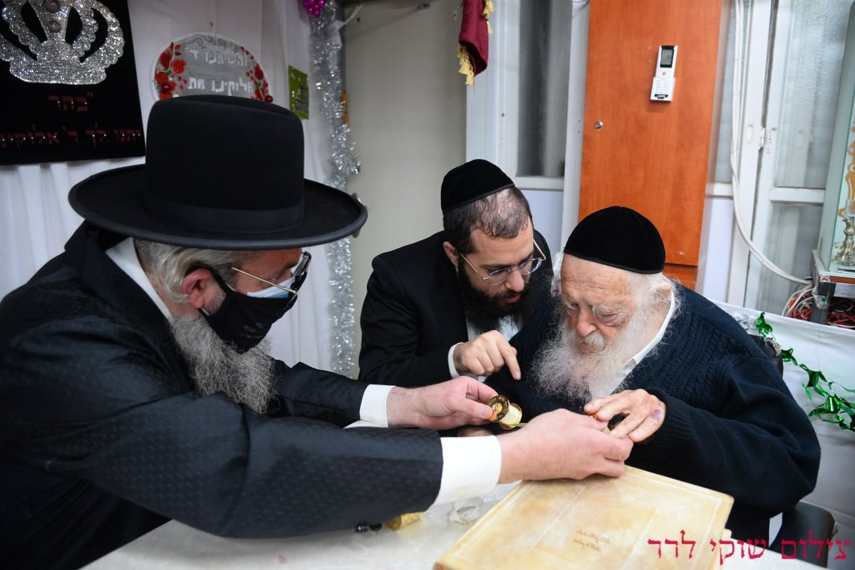 מרן הגר"ח קנייבסקי וספר התורה הקטן, אמש