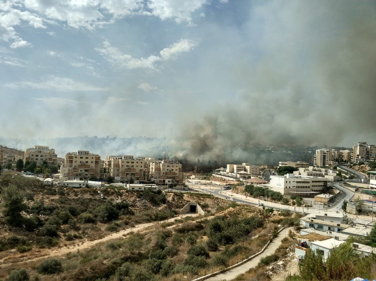 שריפת ענק משתוללת סמוך למודיעין עילית