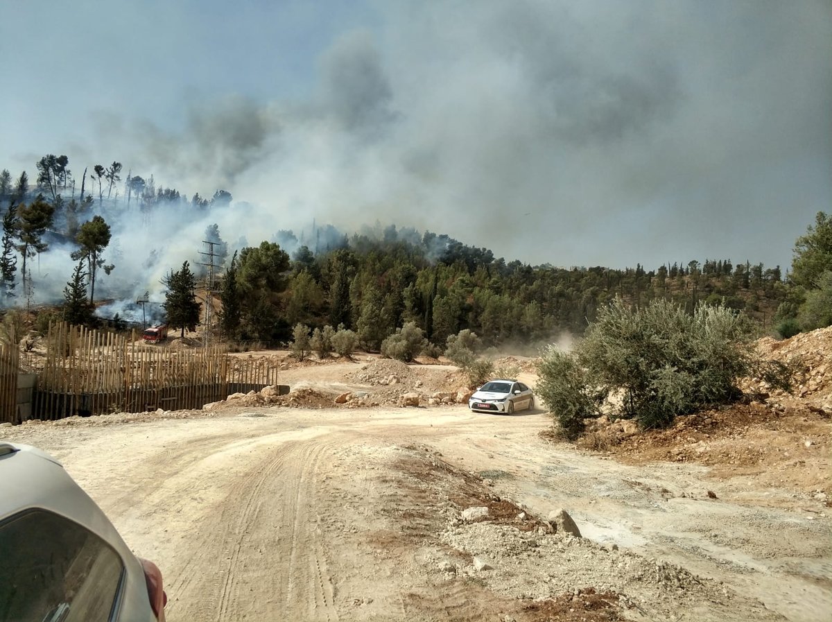 שריפת ענק משתוללת סמוך למודיעין עילית