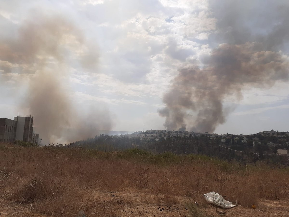 שריפת ענק משתוללת סמוך למודיעין עילית