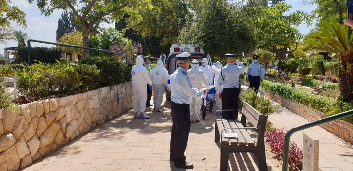 ה'קדיש' של ילדי השוטר מבני ברק שנפטר מקורונה