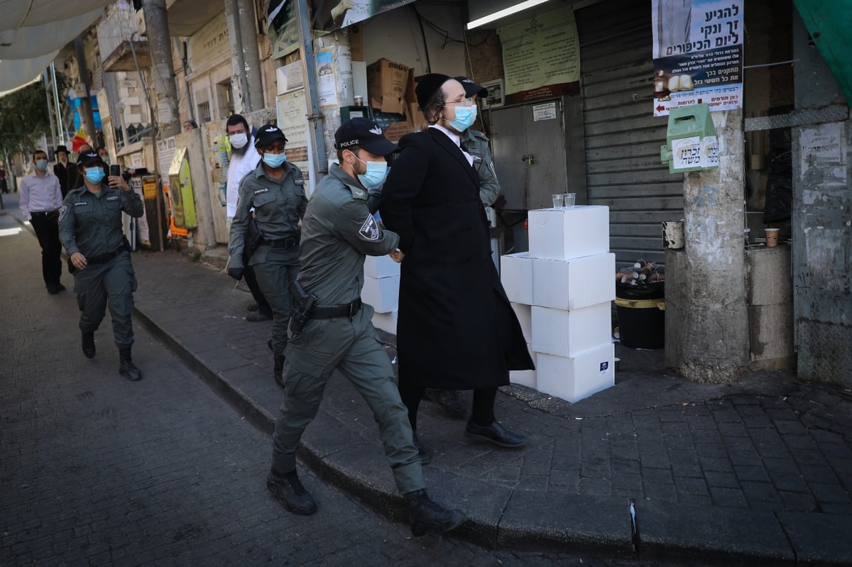 מהומה ב'זכרון משה'; משטרה מול מתפללים