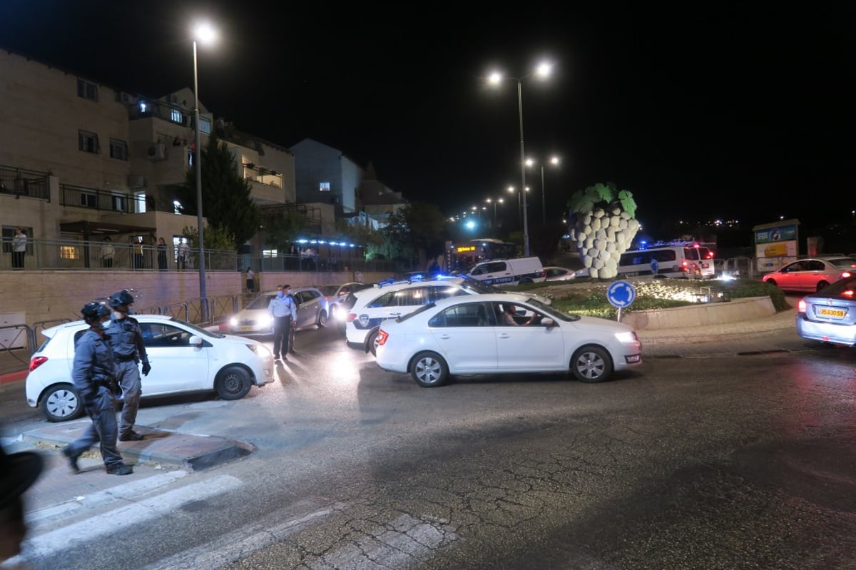 מאות הפגינו בביתר עילית נגד סגירת ת"תים