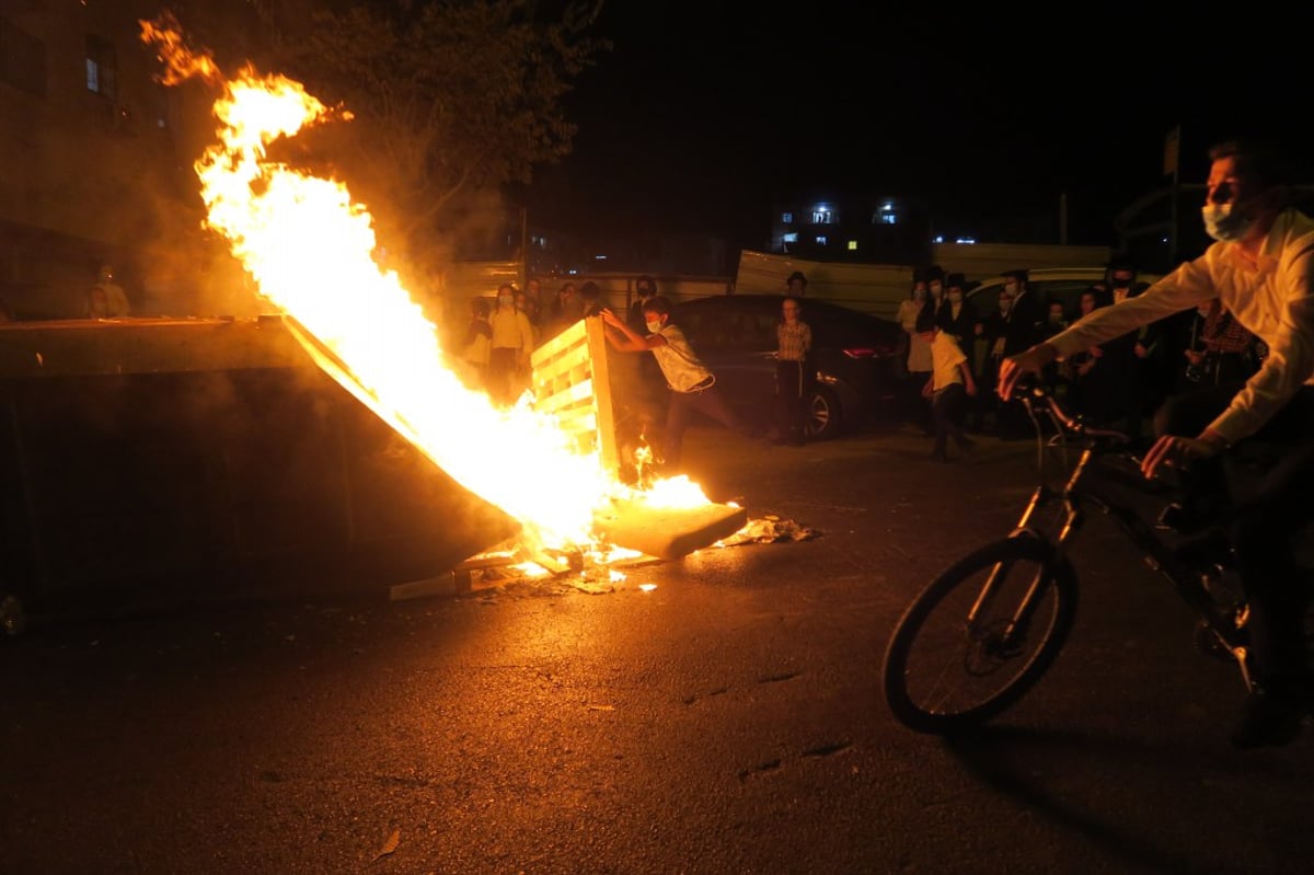 מאות הפגינו בביתר עילית נגד סגירת ת"תים