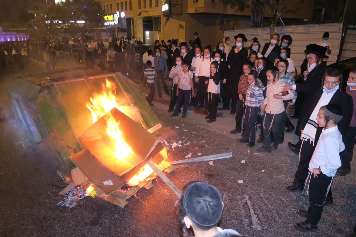 מאות הפגינו בביתר עילית נגד סגירת ת"תים