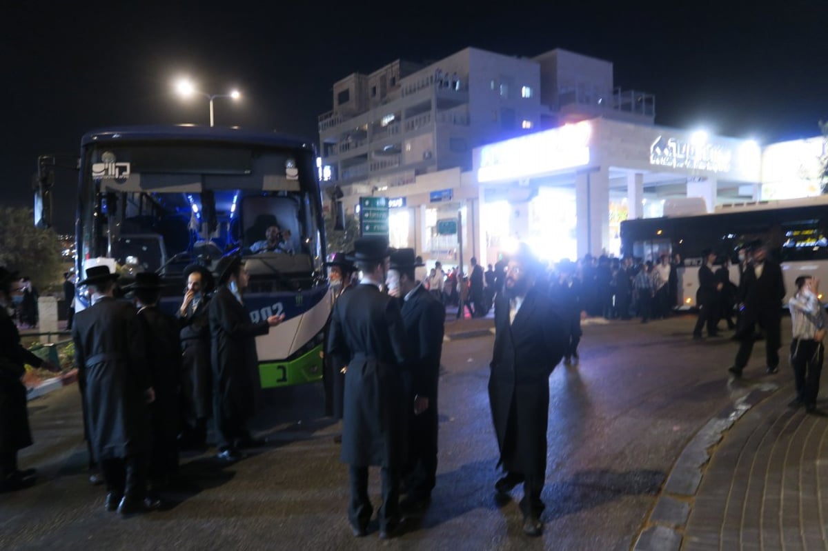 מאות הפגינו בביתר עילית נגד סגירת ת"תים