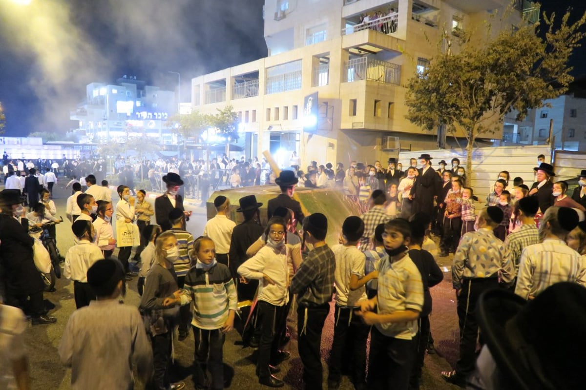 מאות הפגינו בביתר עילית נגד סגירת ת"תים