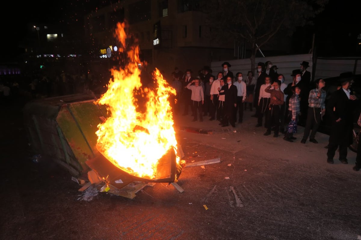 מאות הפגינו בביתר עילית נגד סגירת ת"תים