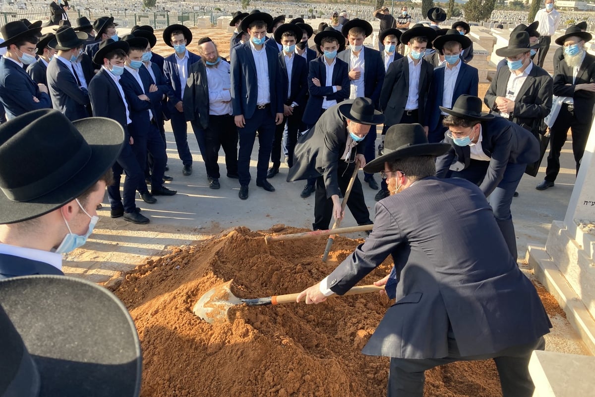 קריית ספר דמעה בהלווית האברך החשוב