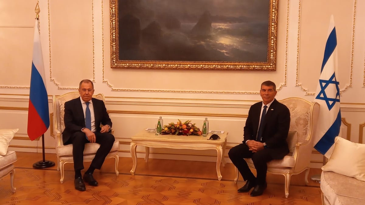 אשכנזי עם שר החוץ הרוסי