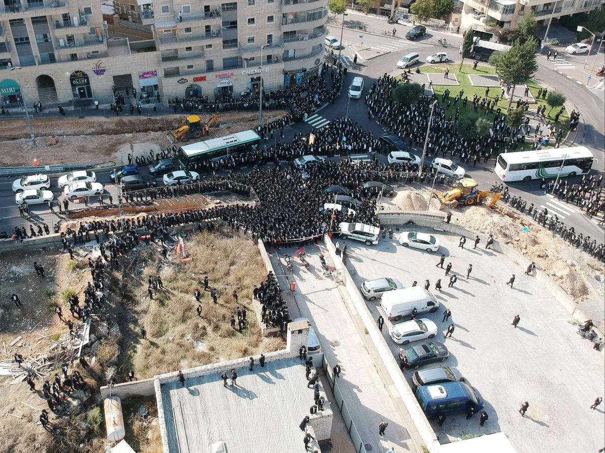 תיעוד נרחב: הלוויתו של ה'פוסק' האמריקני, בישראל