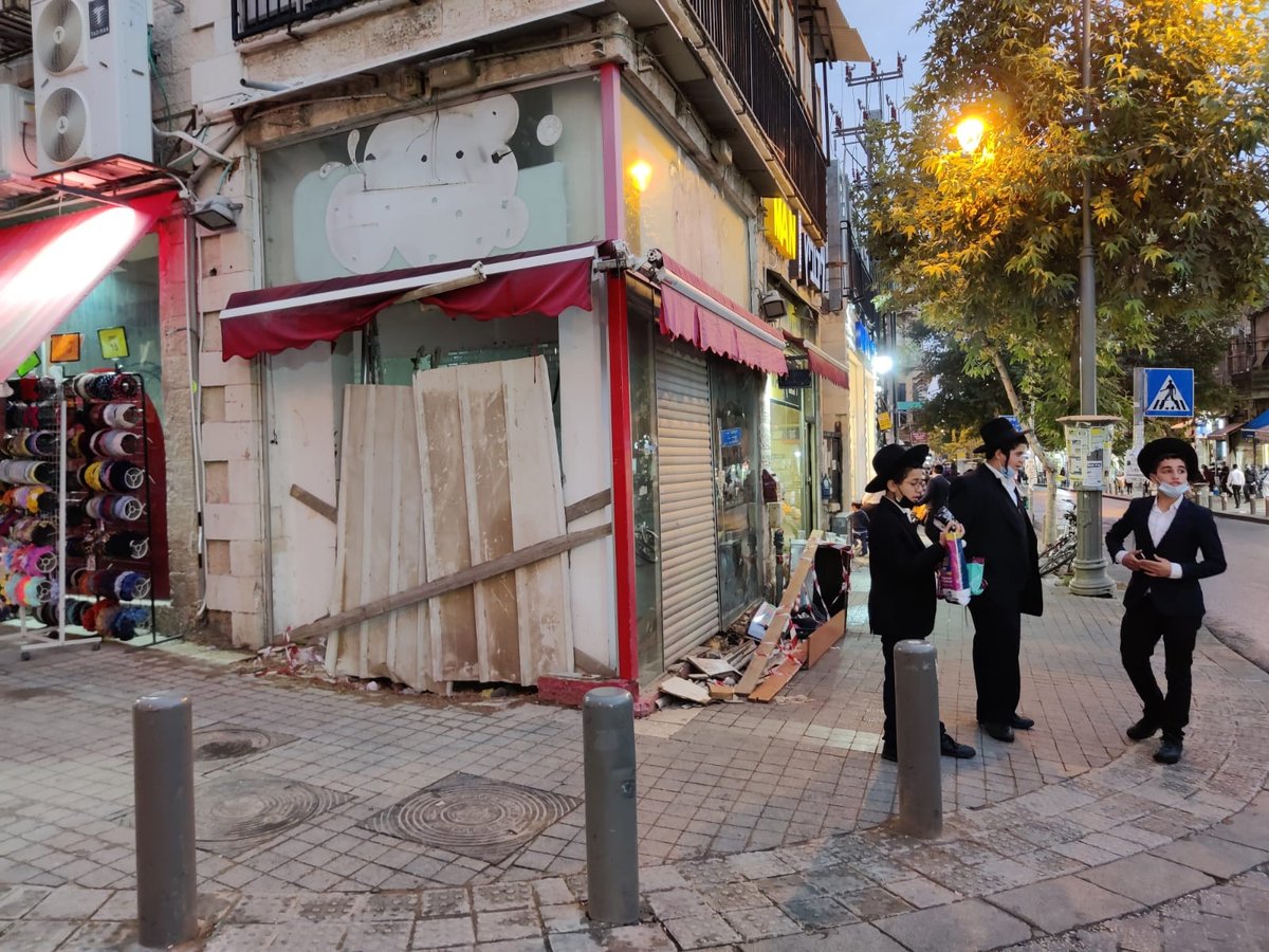 חנויות נסגרות בזו אחר זו: "הסגרים פגעו בזמנים הקריטיים"