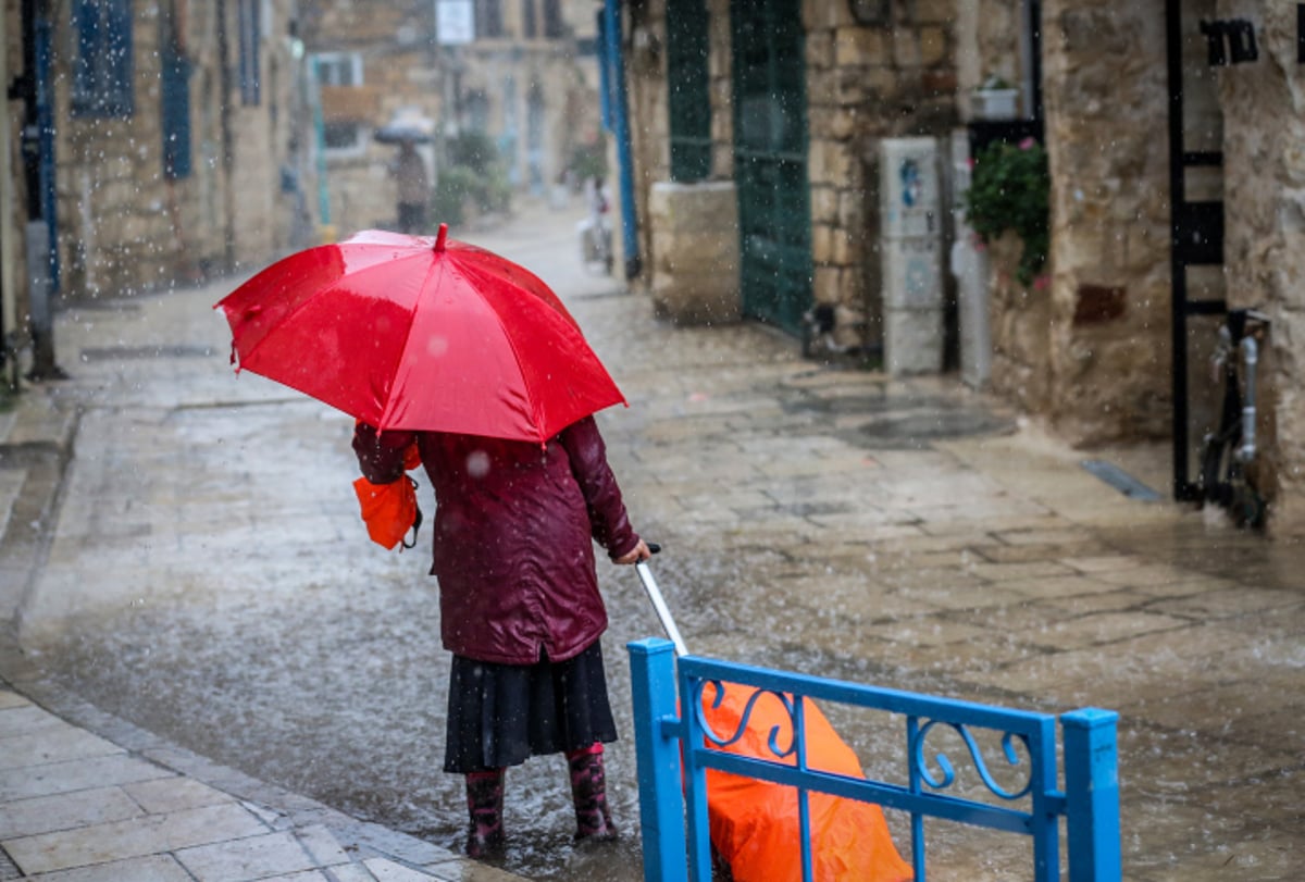 תיעוד רטוב: גשמי הברכה בעיר הקודש צפת