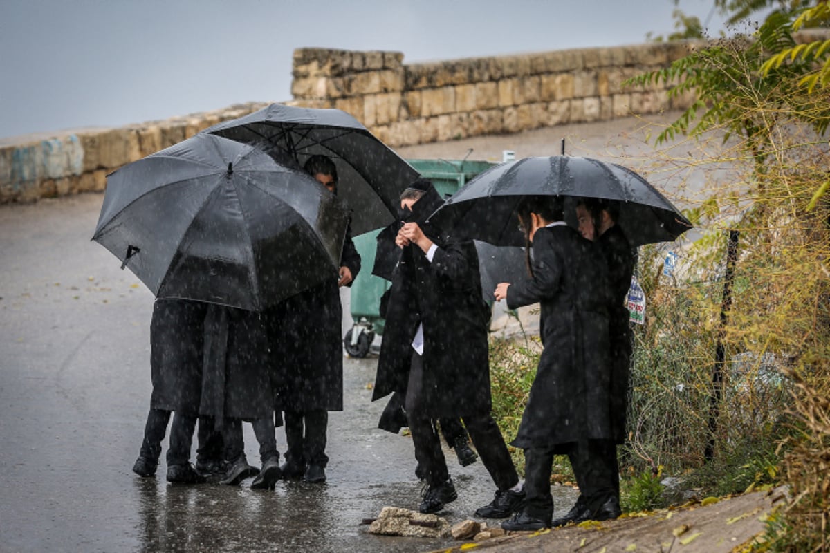 תיעוד רטוב: גשמי הברכה בעיר הקודש צפת