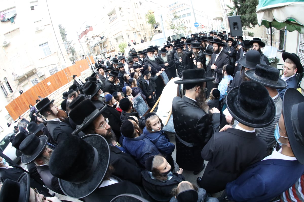 ירושלים ליוותה למנוחות את הרבנית הלברשטאם ע"ה