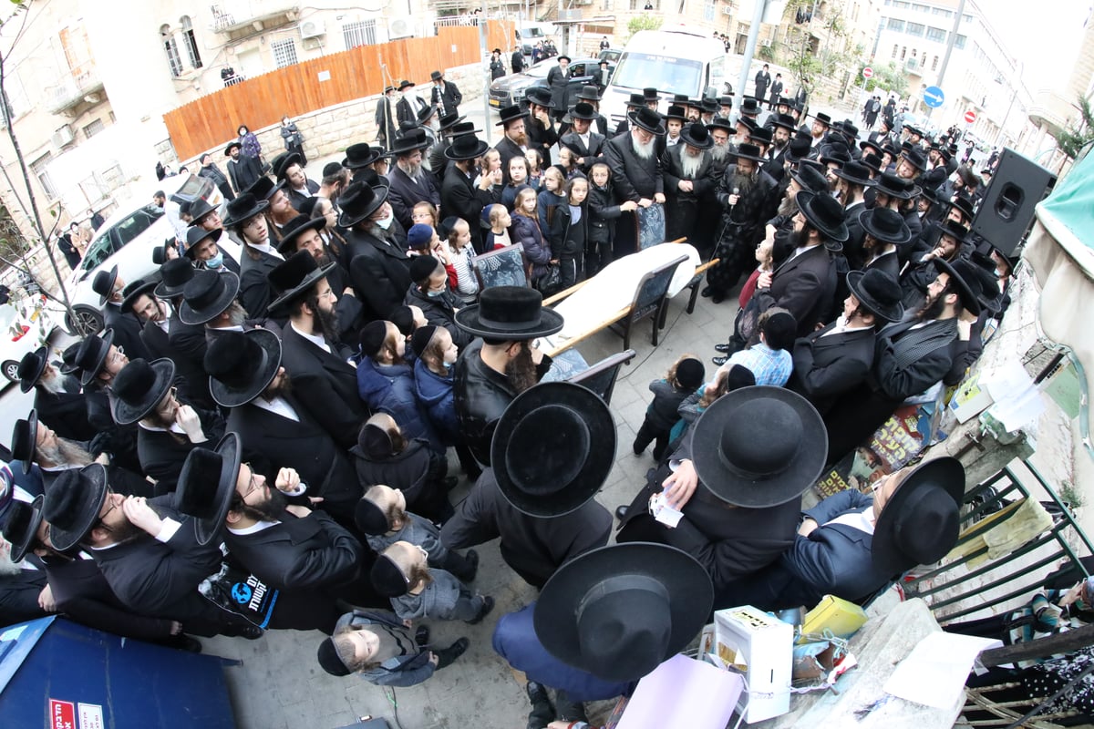 ירושלים ליוותה למנוחות את הרבנית הלברשטאם ע"ה