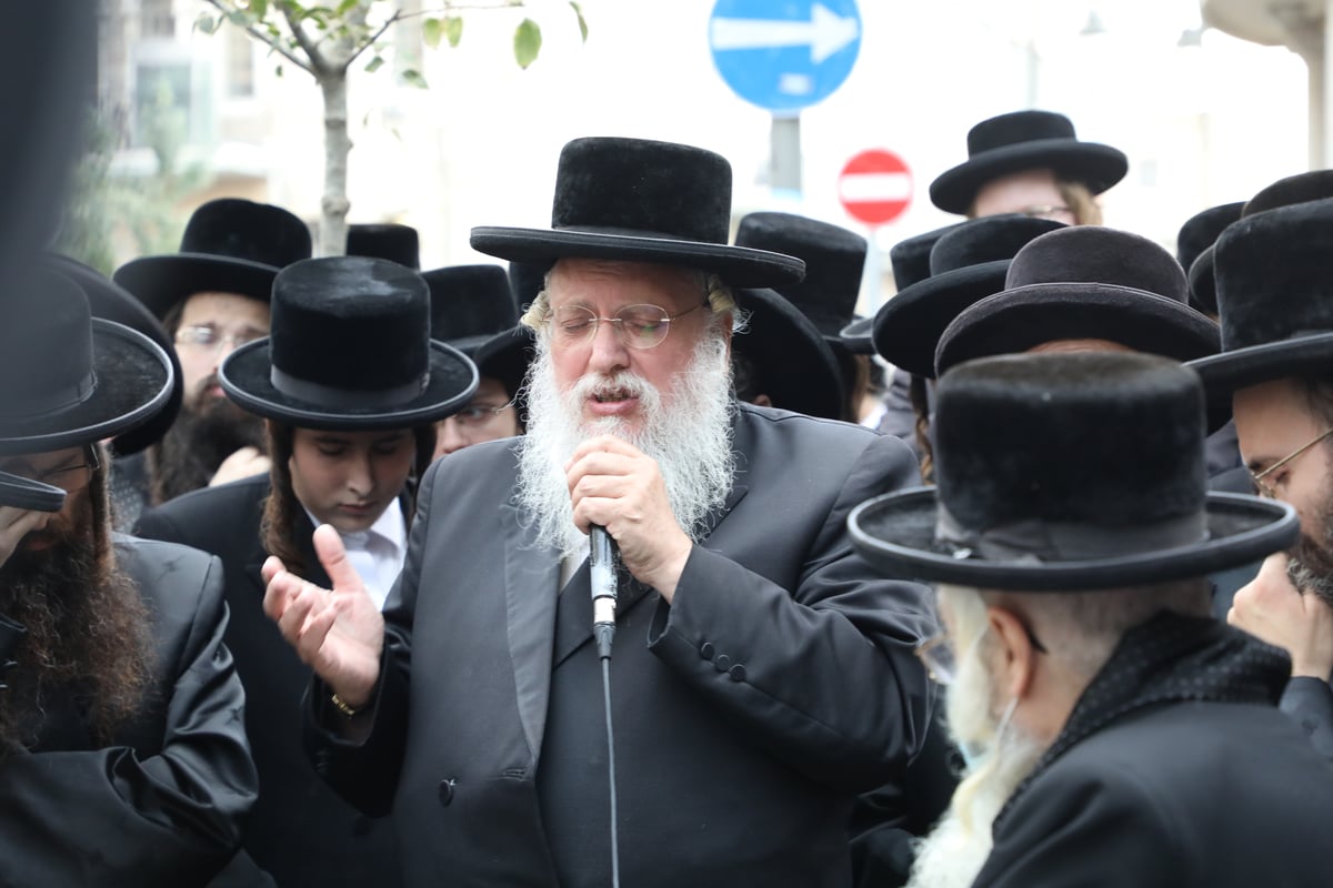 ירושלים ליוותה למנוחות את הרבנית הלברשטאם ע"ה