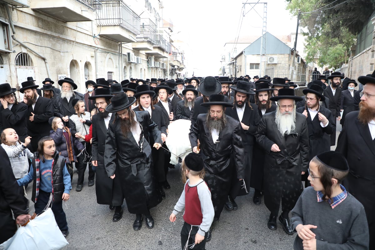 ירושלים ליוותה למנוחות את הרבנית הלברשטאם ע"ה