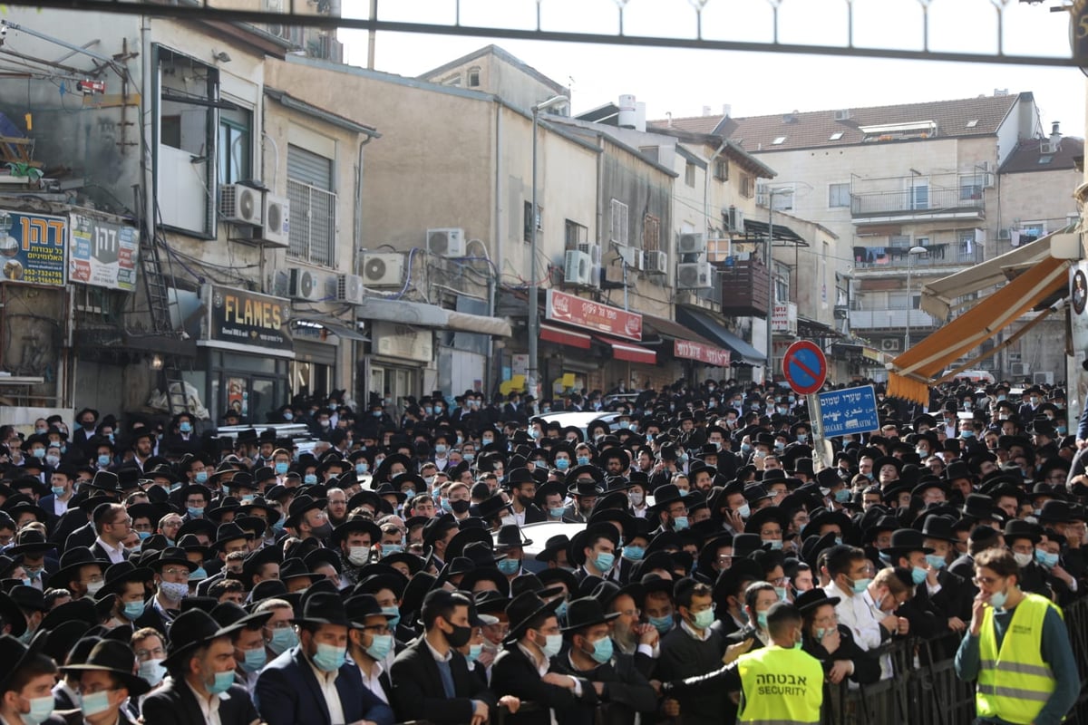 "ספר מוסר מהלך; הייתה לו הארת פנים מיוחדת לכל אחד"