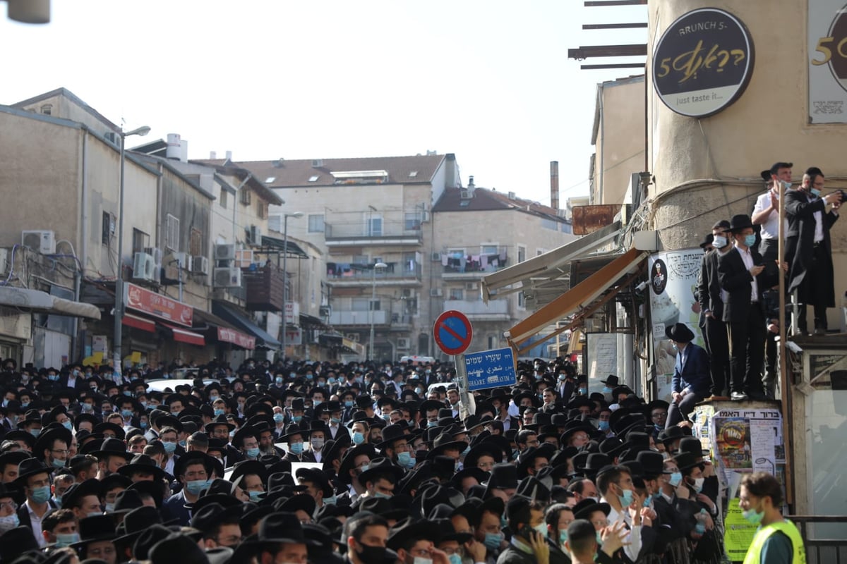 "ספר מוסר מהלך; הייתה לו הארת פנים מיוחדת לכל אחד"