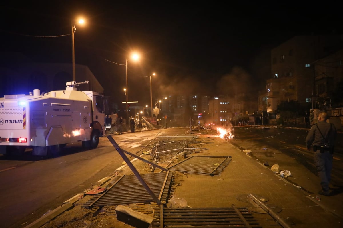 הקרב על הרכבת הקלה: לילה של הפגנות ועימותים בבירה