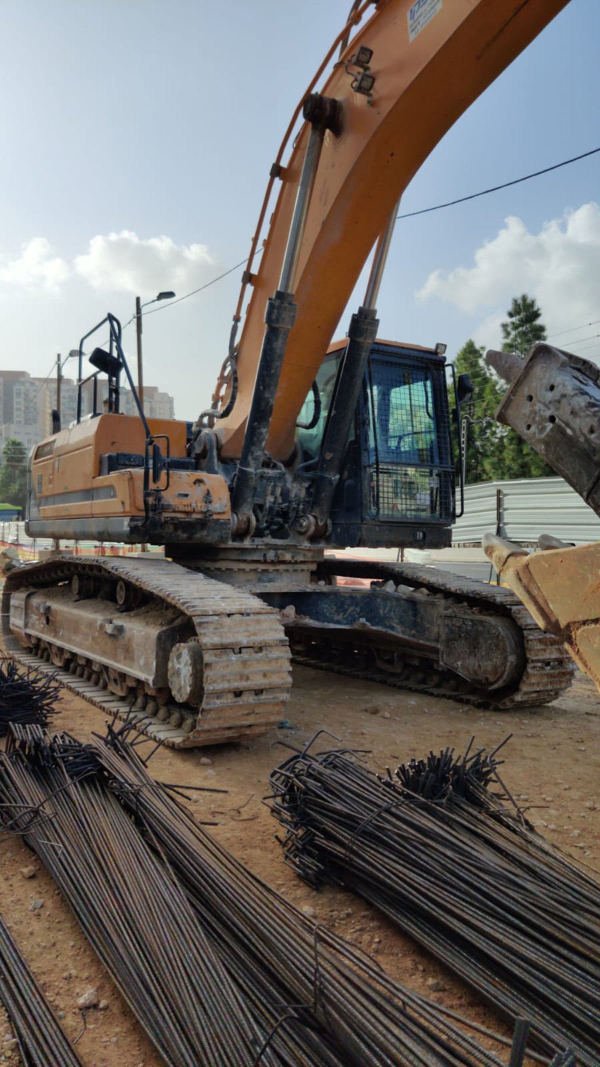 טרקטור נוסף הושחת; הנזקים: מעל מיליון שקלים