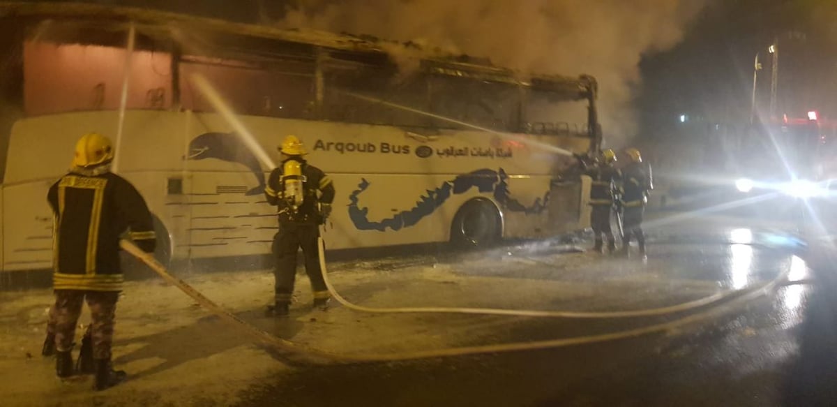 סמוך לירושלים: אוטובוס עלה באש • תיעוד