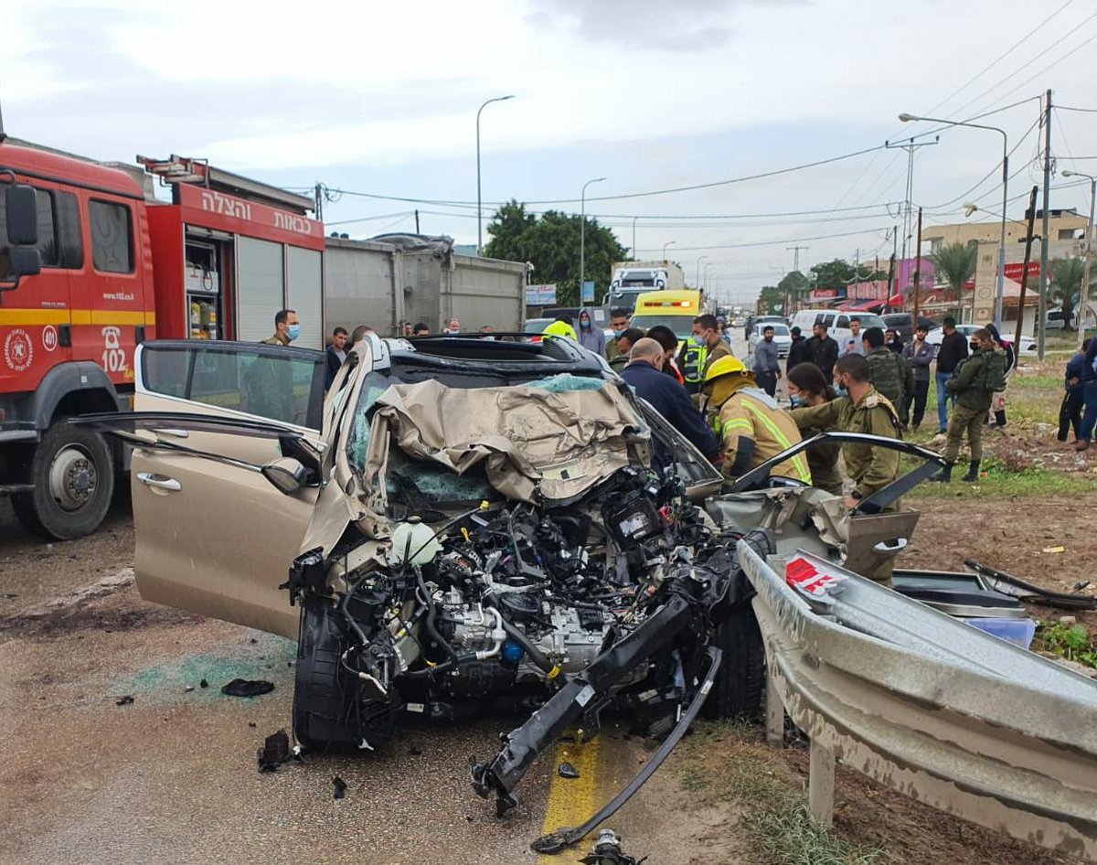 אסון חנוכה: בני זוג חרדים התנגשו במשאית ונהרגו • תיעוד